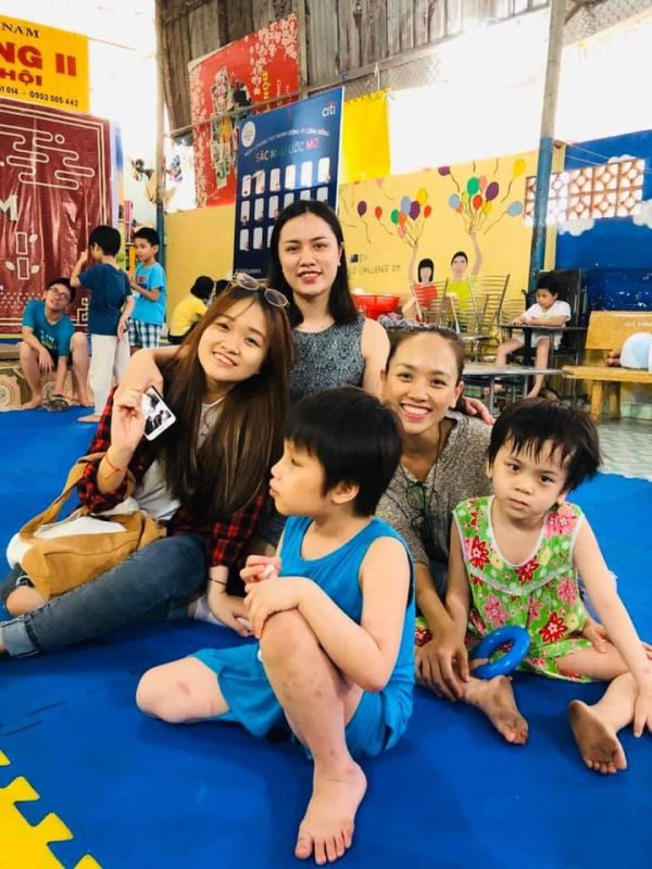 Thủy Garden in Mid Autum Festival at Ky Quang Pagoda