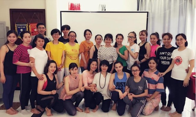 Huấn luyện viên Yoga - Thủy Health Coach