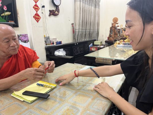 Thủy Garden donated charity at Ky Quang