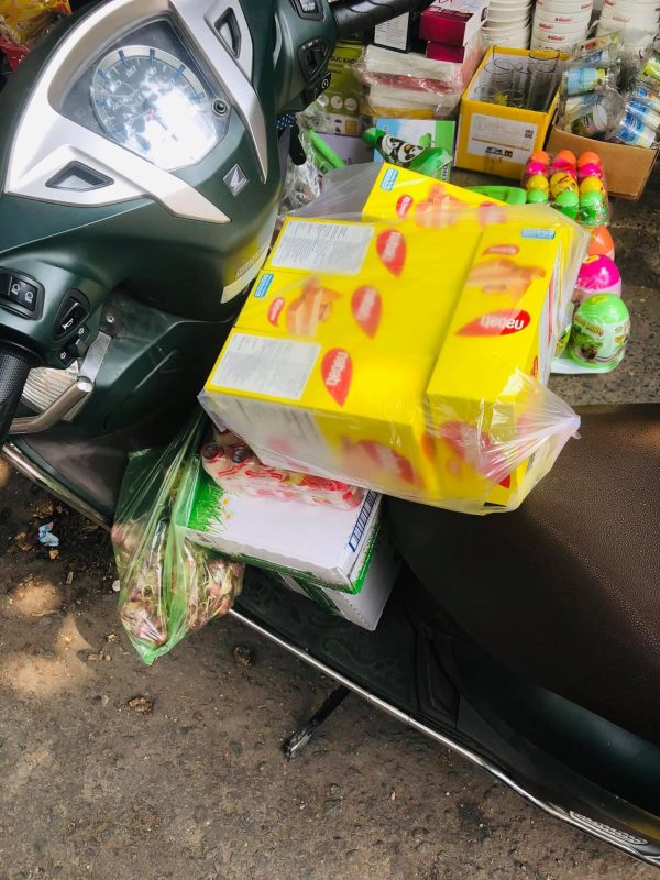 Tặng quà / lì xì 30 Tết cho người lang thang 