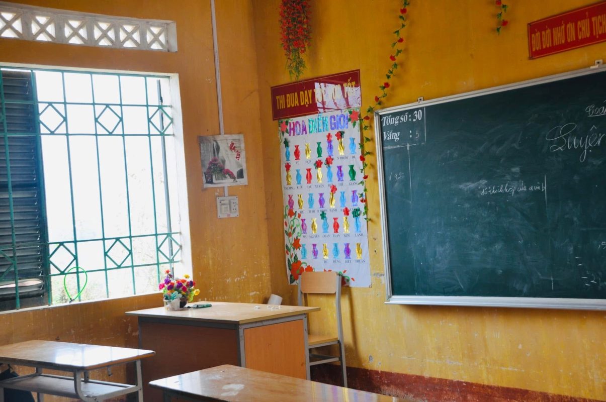 Tặng quà, xây trường cho Trẻ em vùng cao - Thủy Garden