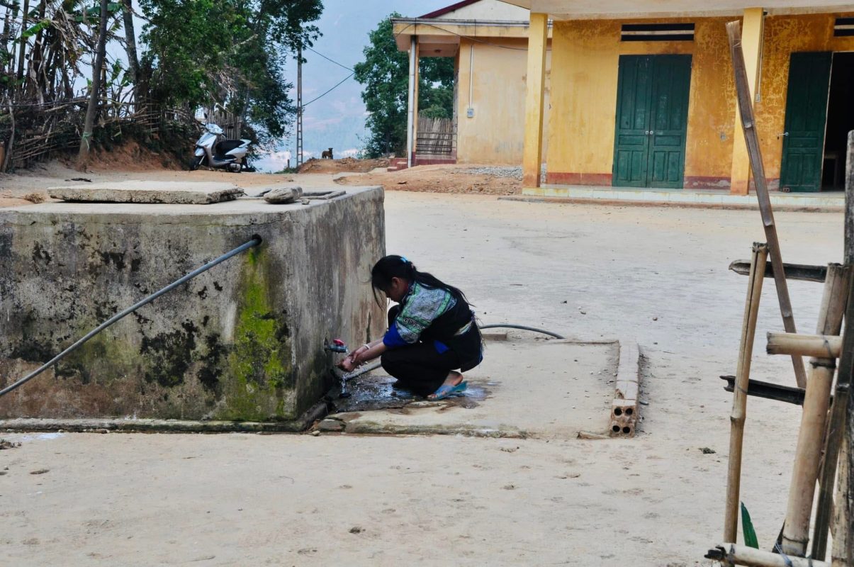 Tặng quà, xây trường cho Trẻ em vùng cao - Thủy Garden